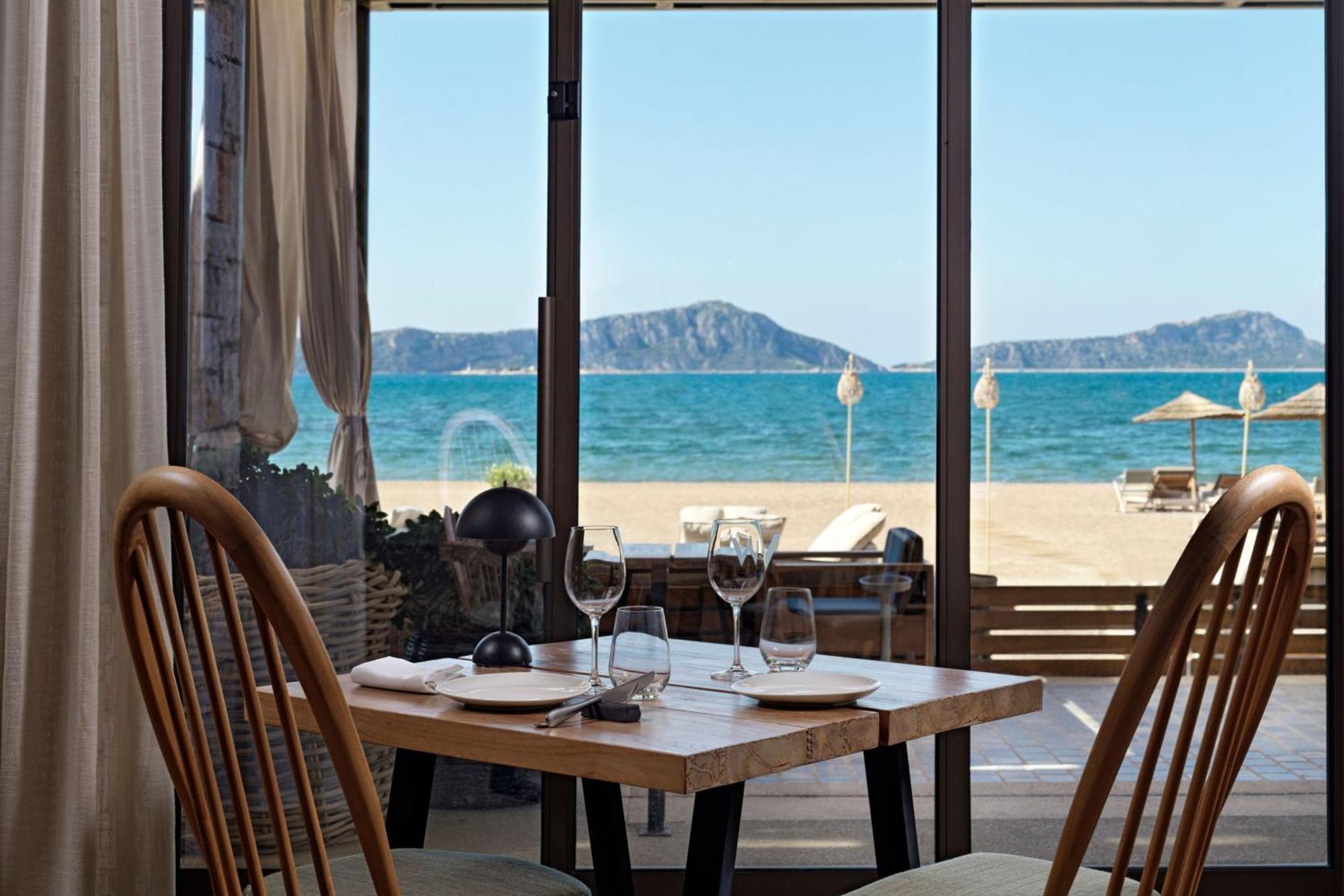 W Costa Navarino (Adults Only) Пилос Екстериор снимка