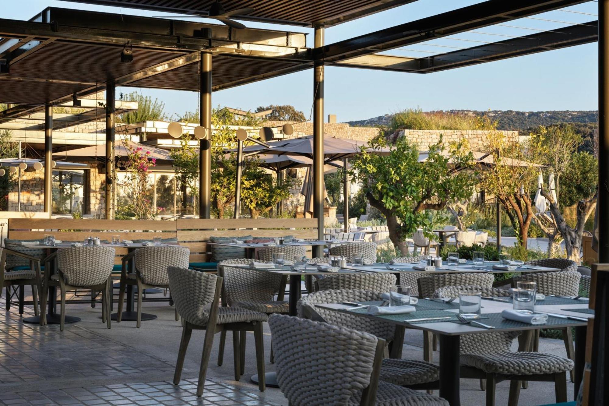 W Costa Navarino (Adults Only) Пилос Екстериор снимка