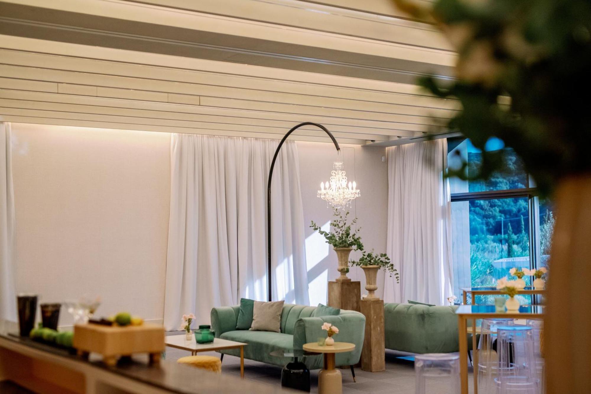 W Costa Navarino (Adults Only) Пилос Екстериор снимка