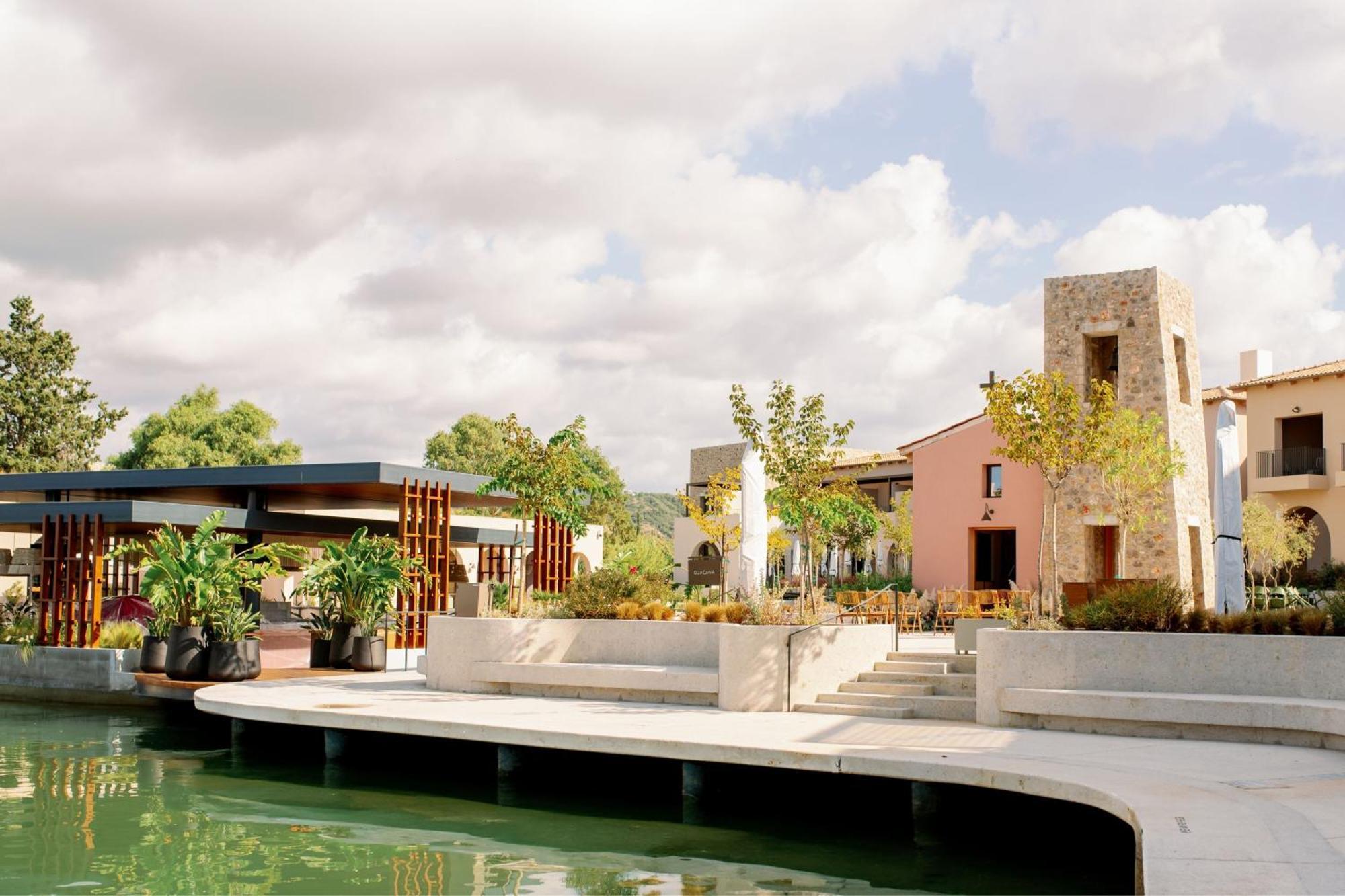 W Costa Navarino (Adults Only) Пилос Екстериор снимка