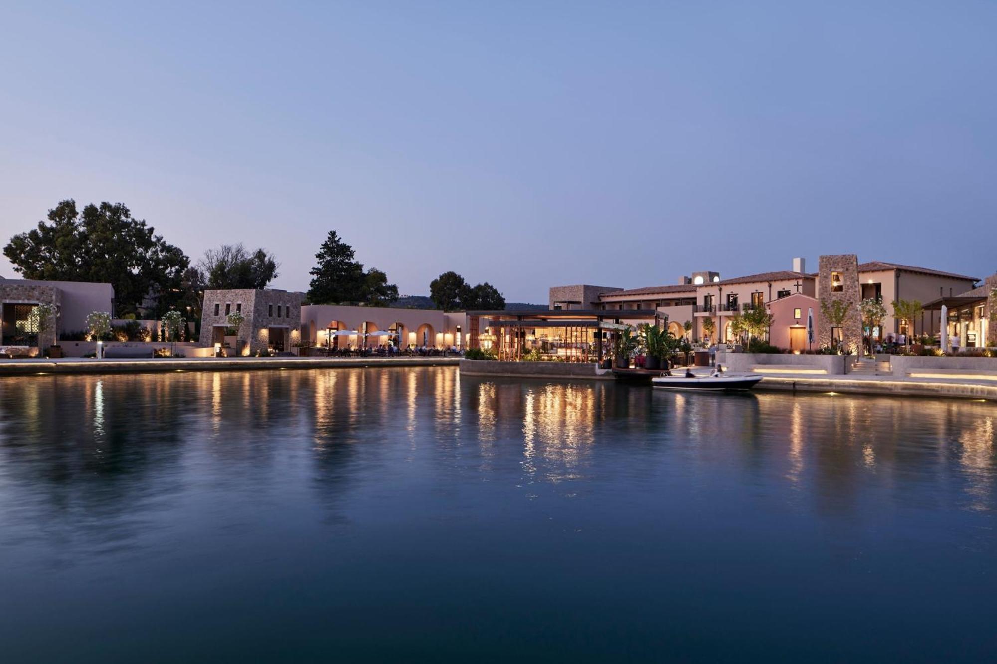 W Costa Navarino (Adults Only) Пилос Екстериор снимка