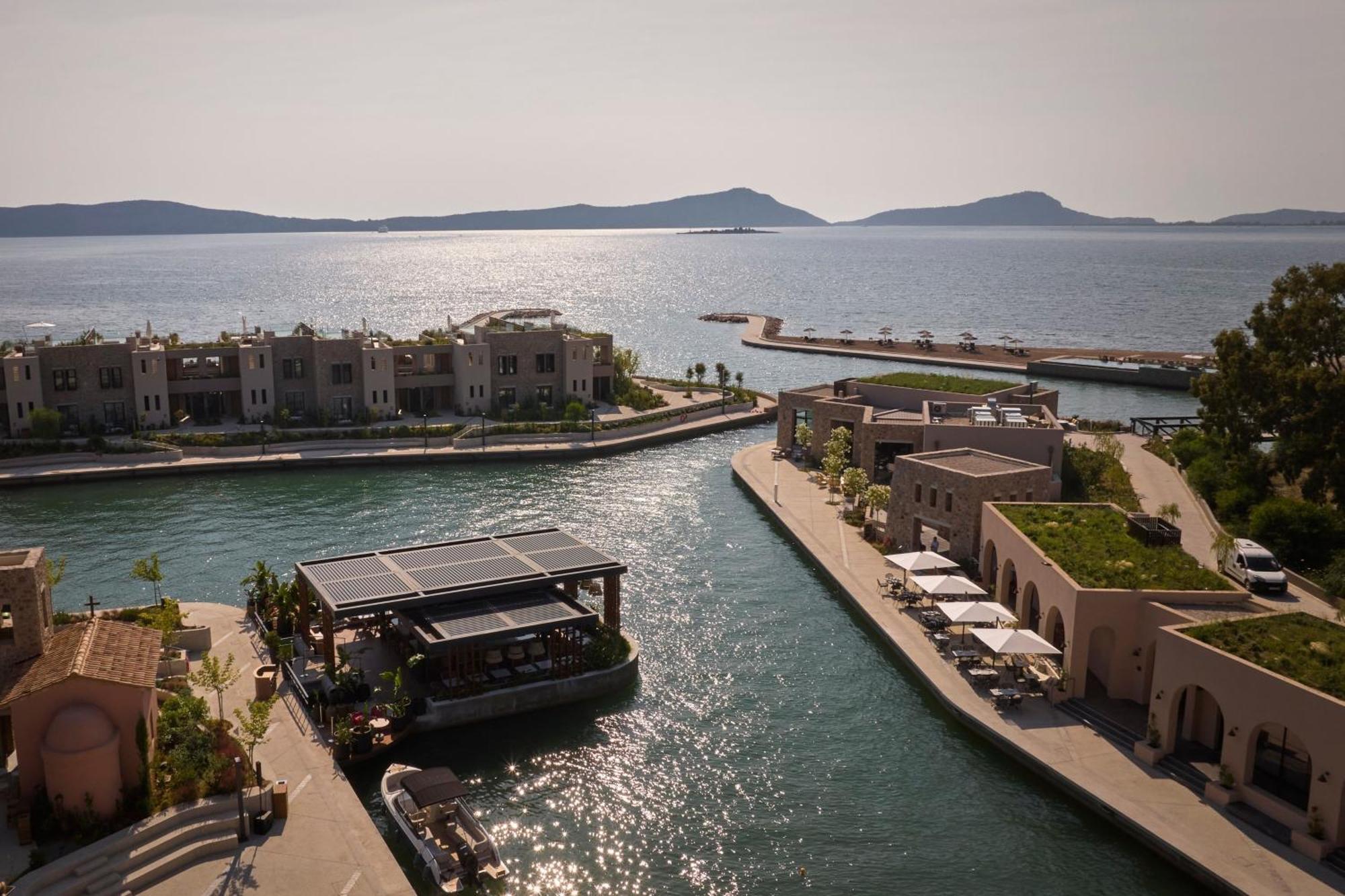 W Costa Navarino (Adults Only) Пилос Екстериор снимка