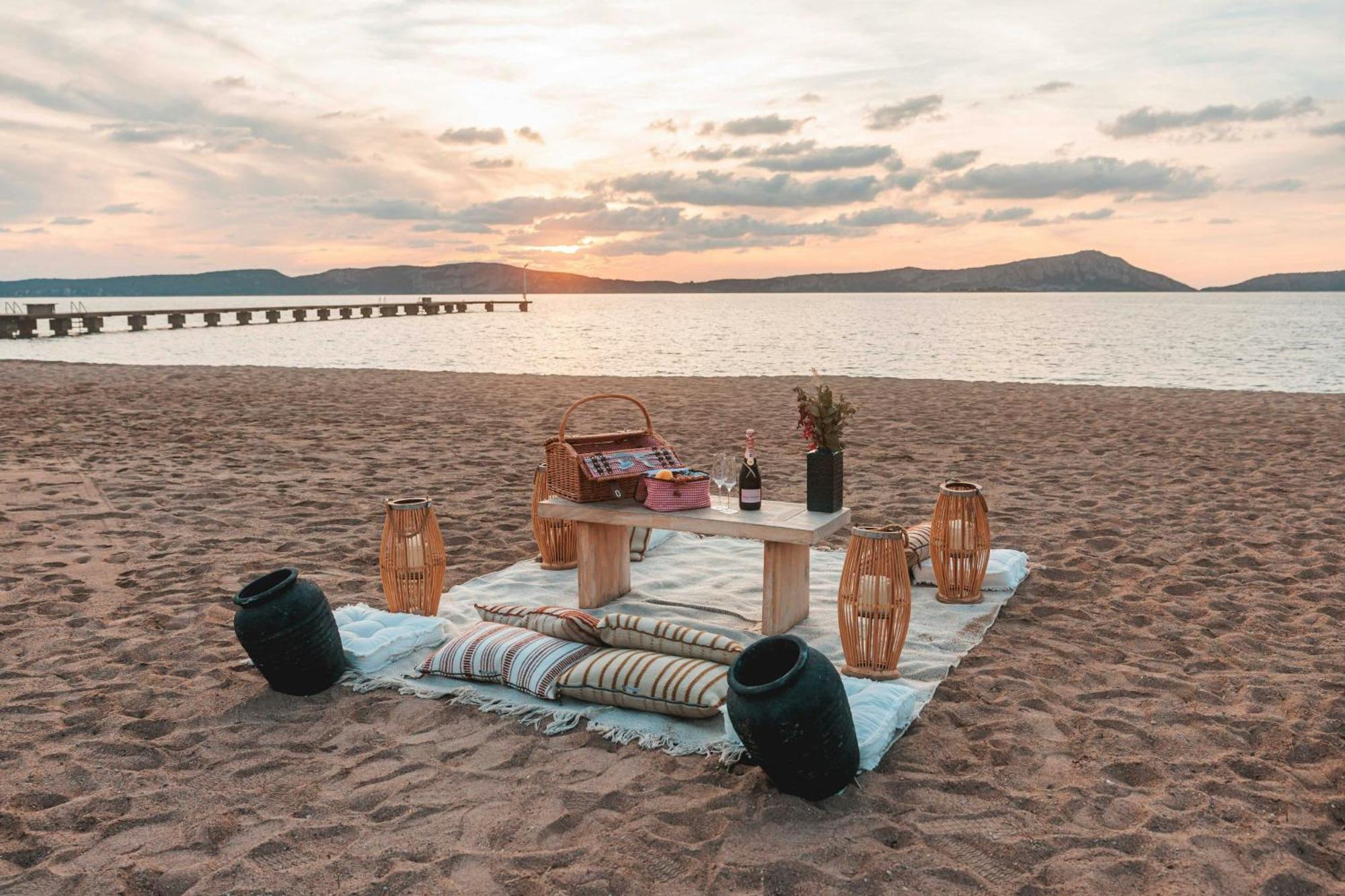 W Costa Navarino (Adults Only) Пилос Екстериор снимка